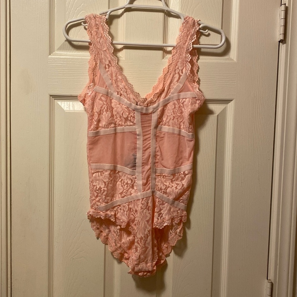 POOF APPAREL PINK LACE BODY SUIT SZ L